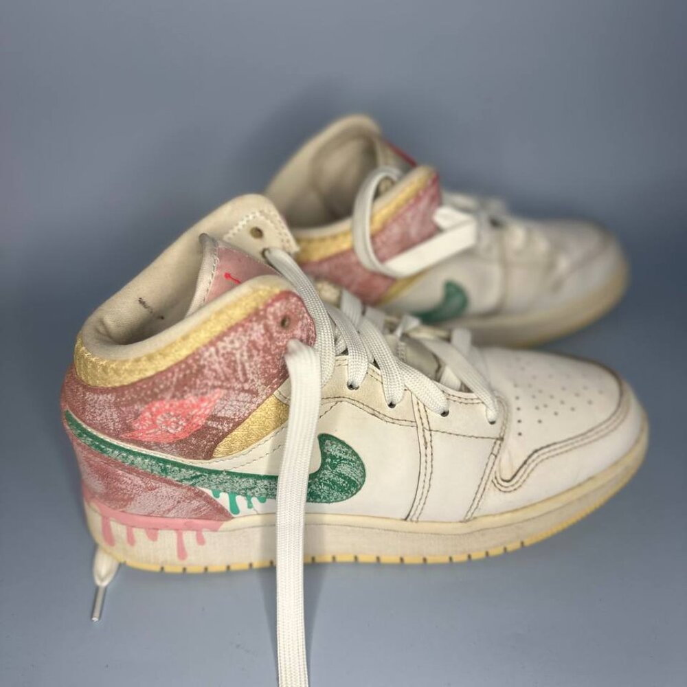 Jordan Air Jordan 1 Mid SE Ice Cream GS size 5.5 Big kids (Women 7) - Picture 4 of 7